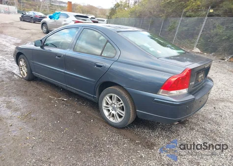 2007 Volvo S60 2.5T z USA, uszkodzony, nr VIN YV1RH592272632511